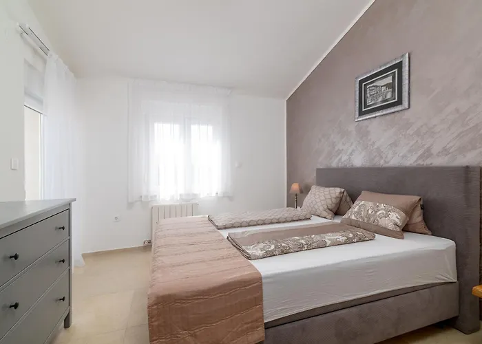 Feriehus Family Friendly House With A Swimming Pool Gajana, Fazana - 22578 Mednjan