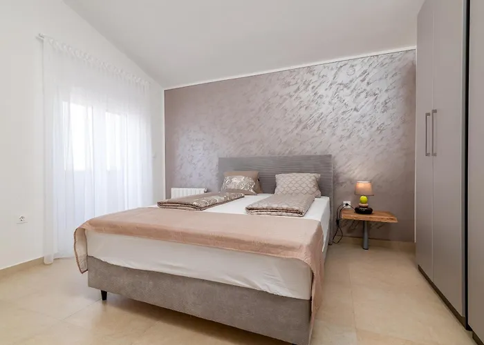 Feriehus Family Friendly House With A Swimming Pool Gajana, Fazana - 22578 Mednjan