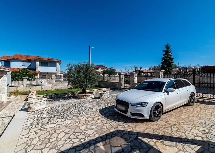 Family Friendly House With A Swimming Pool Gajana, Fazana - 22578 * Mednjan